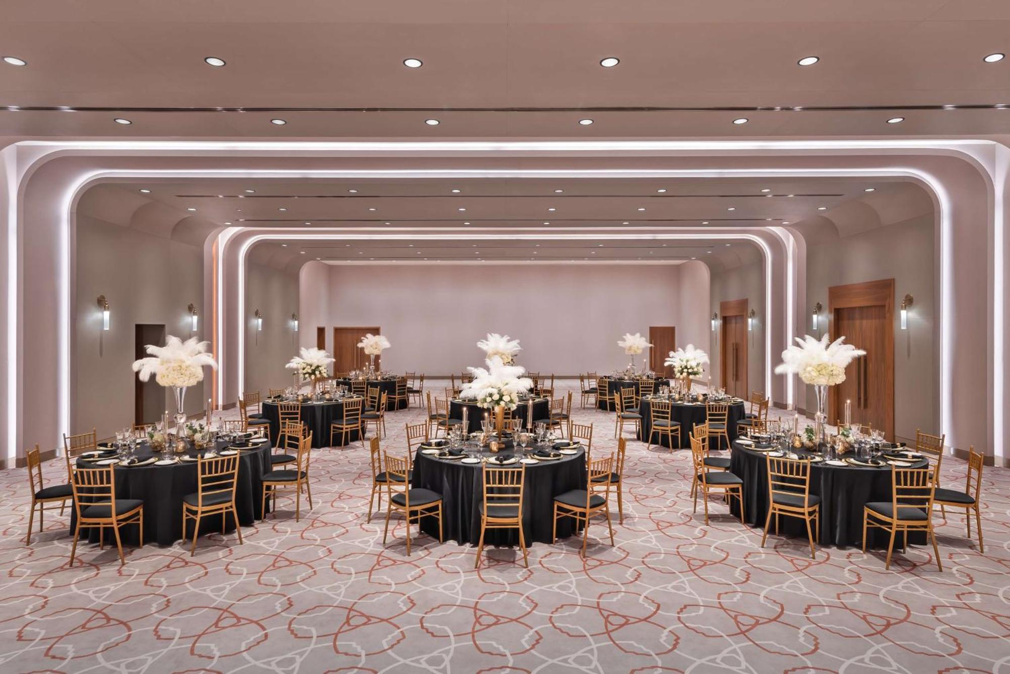 The Wb Abu Dhabi, Curio Collection By Hilton Hotel Exterior photo The ballroom