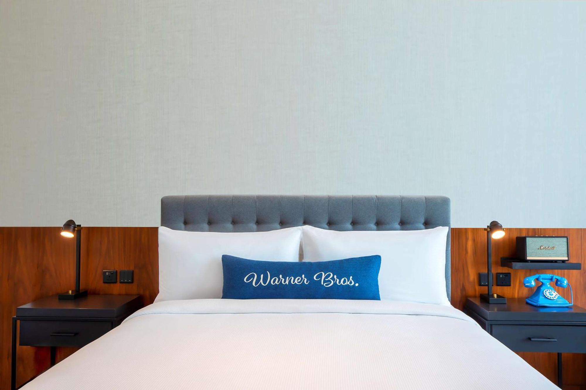 The Wb Abu Dhabi, Curio Collection By Hilton Hotel Exterior photo