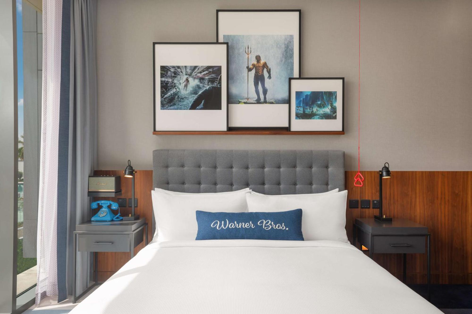 The Wb Abu Dhabi, Curio Collection By Hilton Hotel Exterior photo A guest room at the West Hollywood Hotel