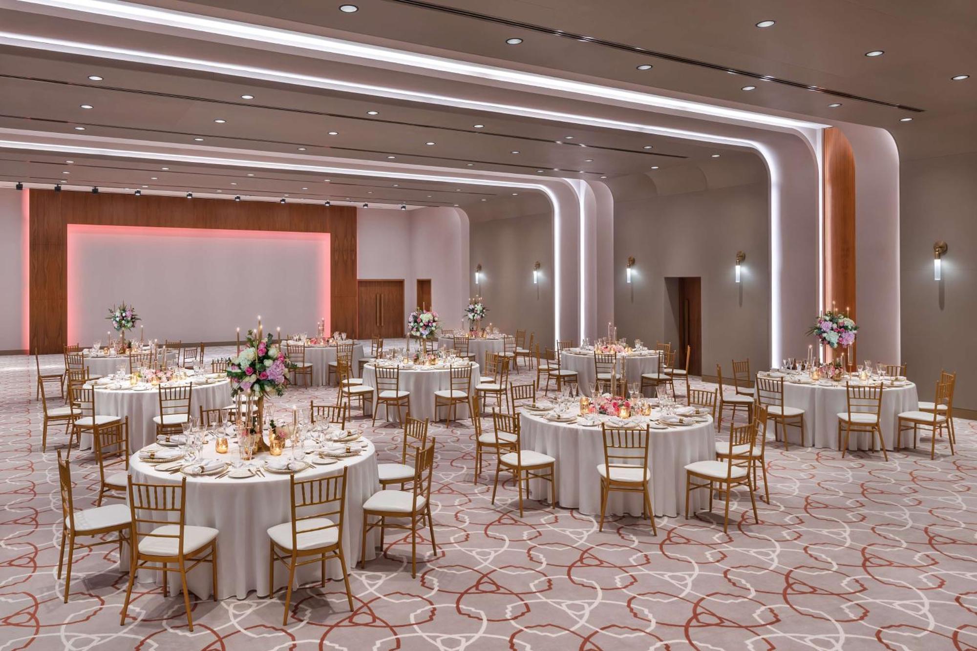 The Wb Abu Dhabi, Curio Collection By Hilton Hotel Exterior photo The ballroom