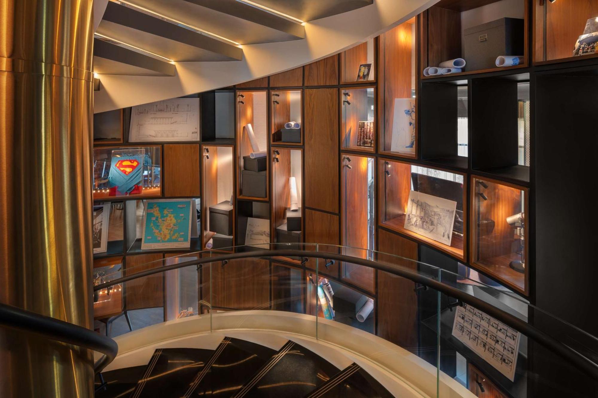 The Wb Abu Dhabi, Curio Collection By Hilton Hotel Exterior photo The staircase